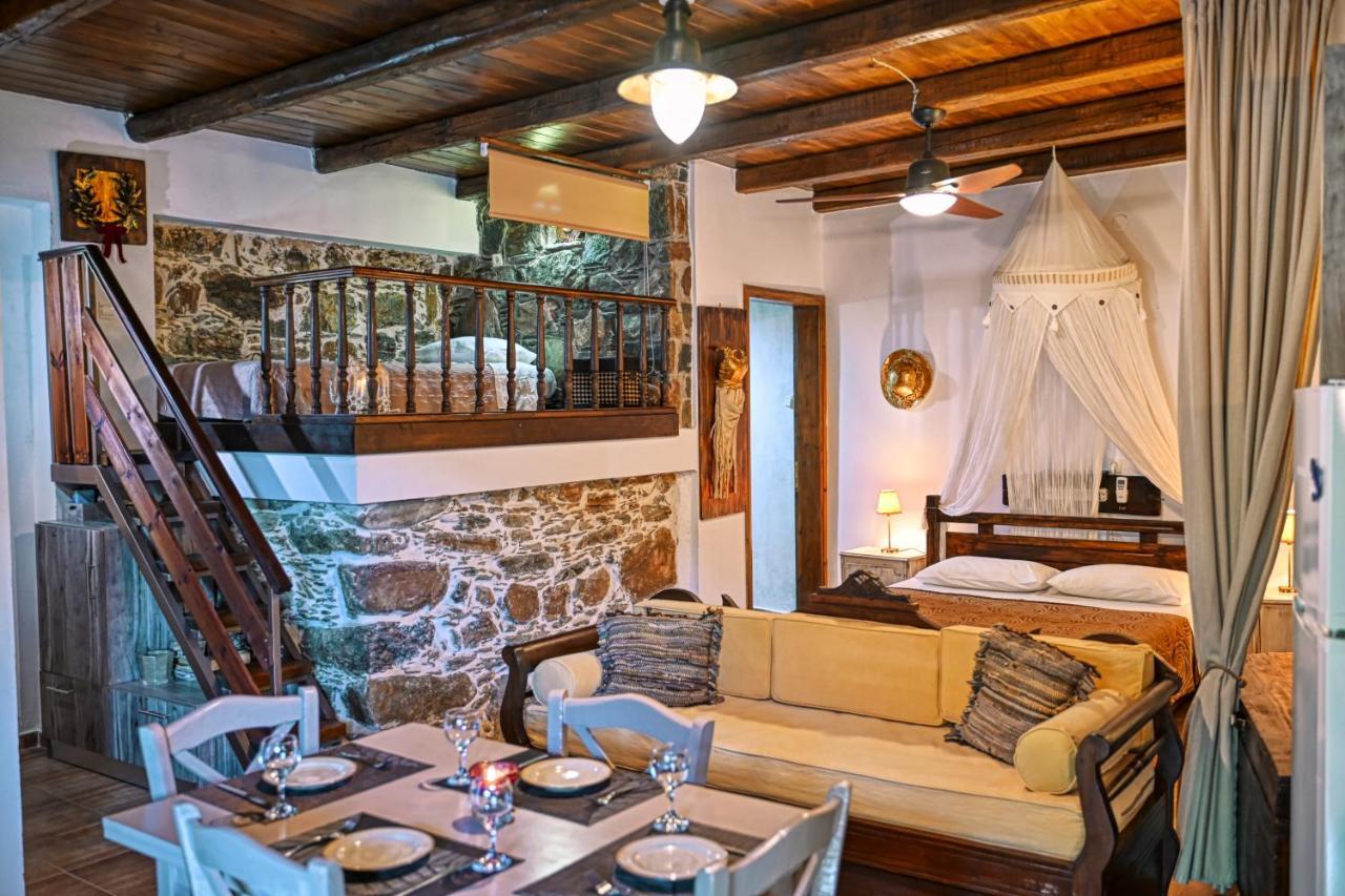 "Pefkopetro" Traditional House Keramoti  Екстер'єр фото