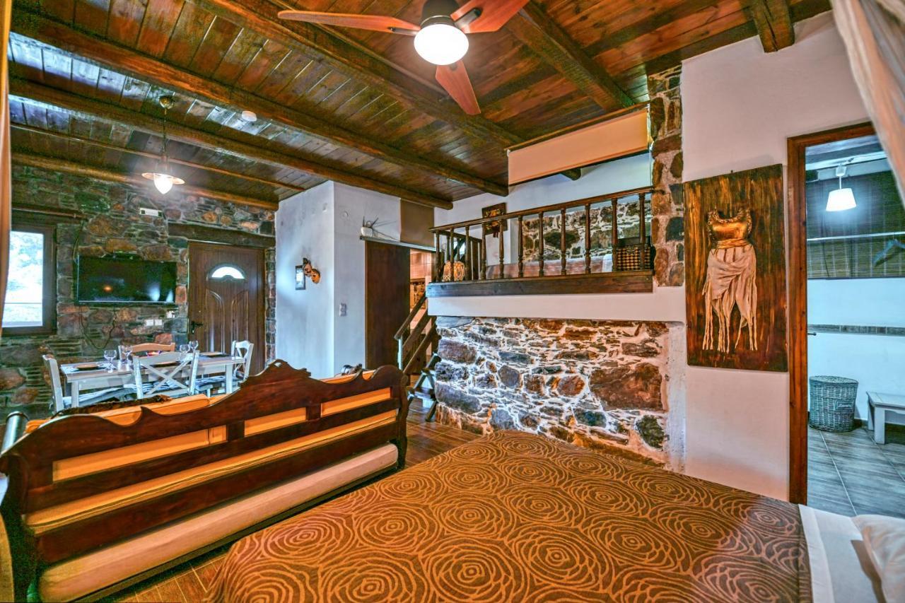 "Pefkopetro" Traditional House Keramoti  Екстер'єр фото